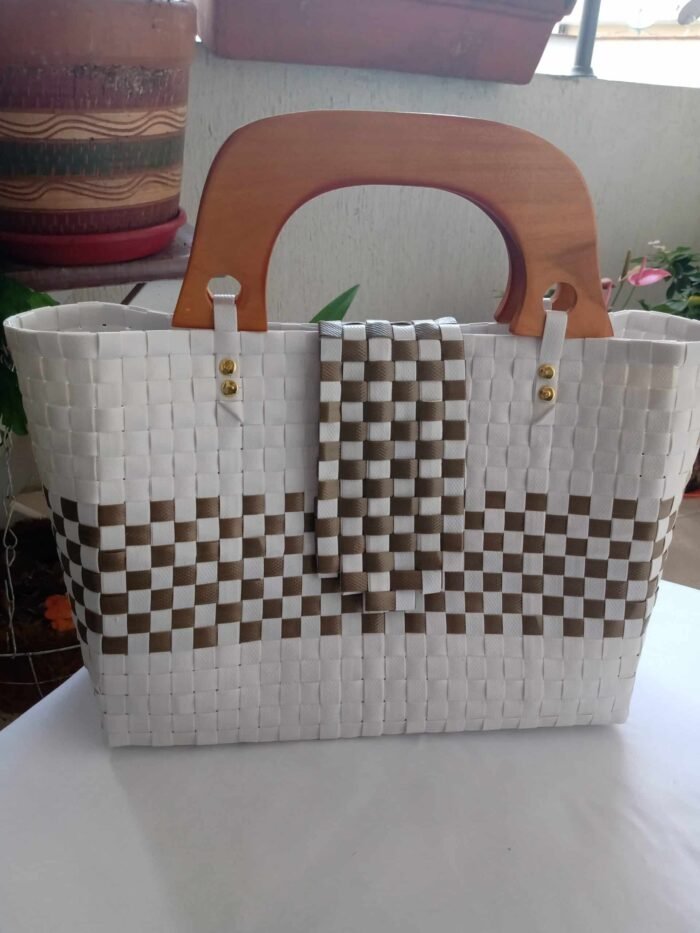 Cartera blanca con ocre