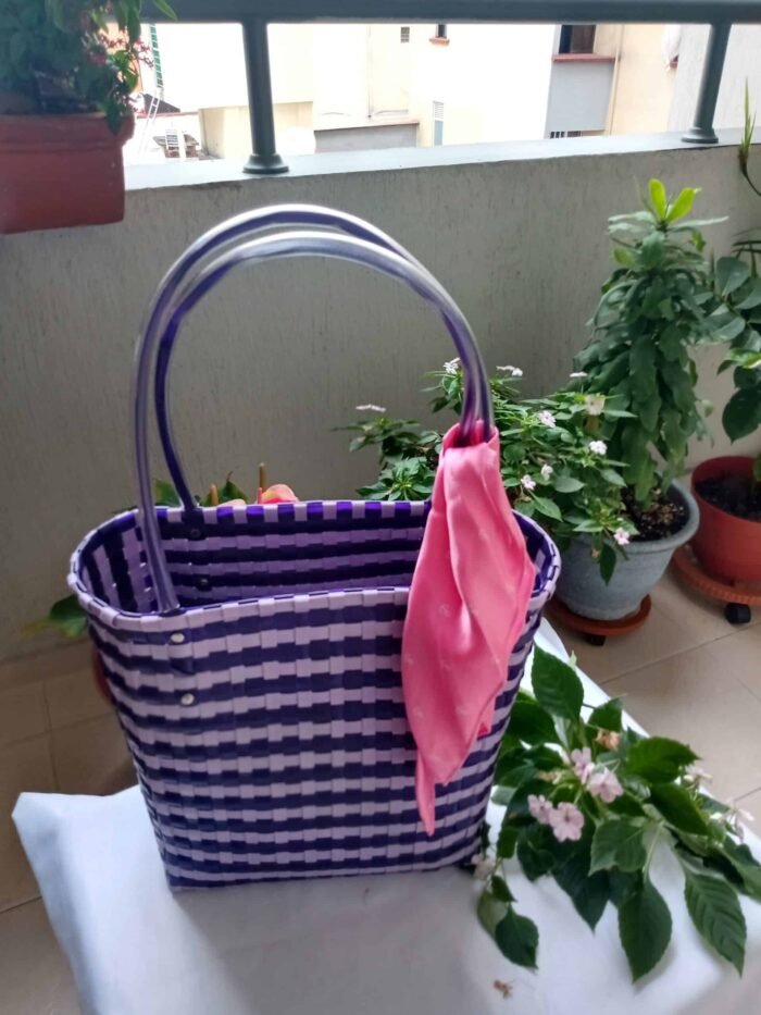 Canasto morado y lila con pañoleta