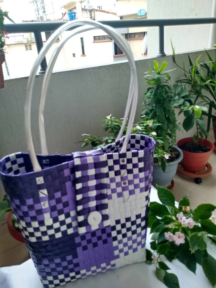 Canasto morado blanco y lila