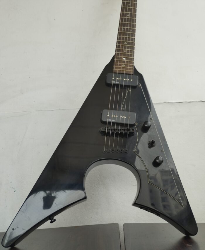 Guitarra Eléctrica Marc Axl Mayhem Jacknife Axl Flying V P90🎸 - Imagen 5