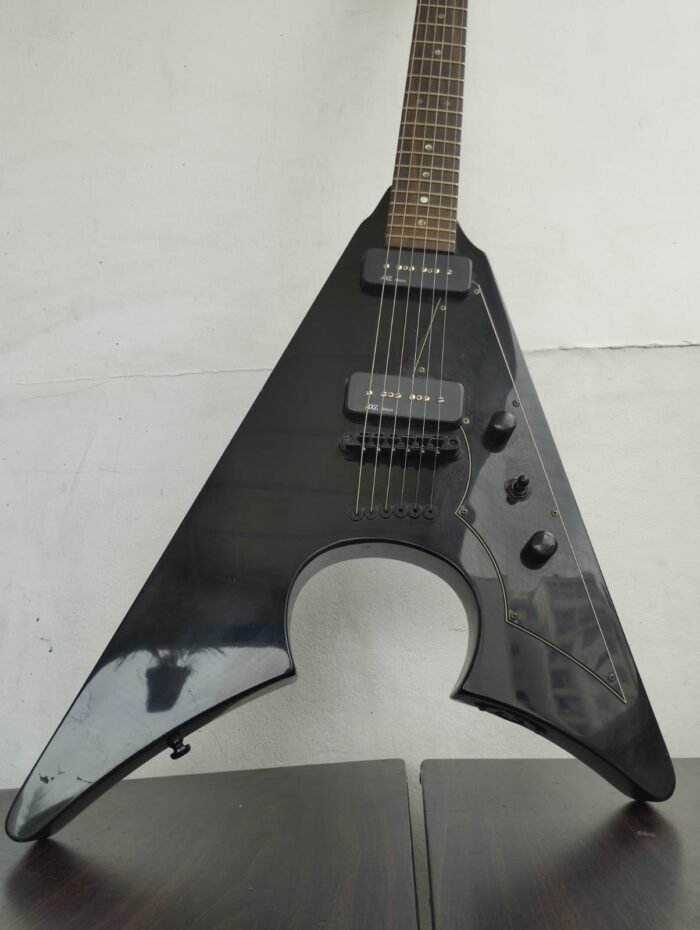 Guitarra Eléctrica Marc Axl Mayhem Jacknife Axl Flying V P90🎸