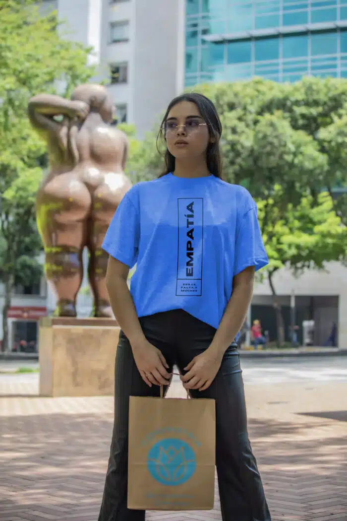 Personaliza tu mensaje y conviértelo en una linda camiseta