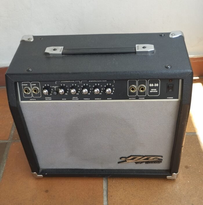 Amplificador De Guitarra Eléctrica JVC - Imagen 3