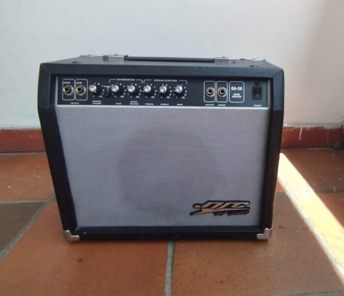 Amplificador De Guitarra Eléctrica JVC - Imagen 4