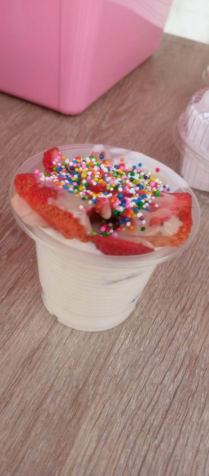 Fresas con crema y Mini Donas - Imagen 3