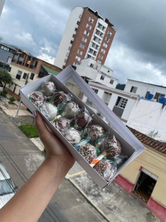 CAJA X12 CAKEPOPS - Imagen 3