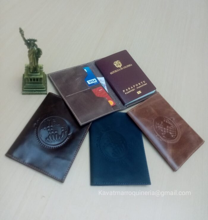 Porta Pasaporte en cuero - Imagen 2