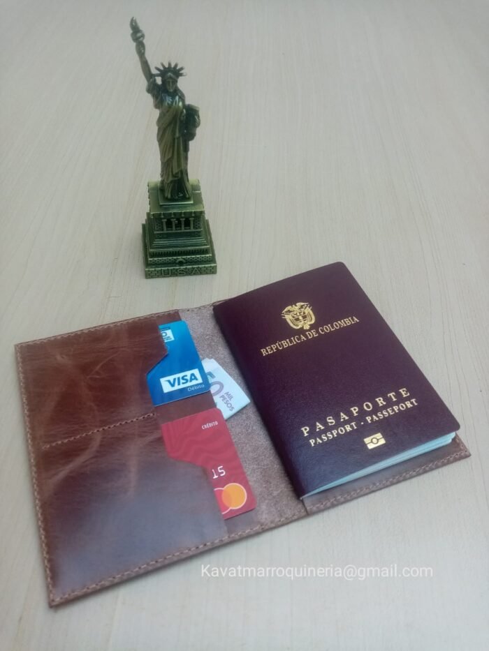 Porta Pasaporte en cuero