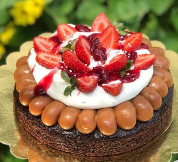 Torta de chocolate con fresa 🍓
